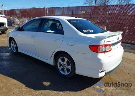 2012 Toyota Corolla S z USA, uszkodzony, nr VIN 2T1BU4EE4CC888187
